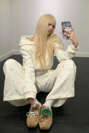 Rase le sol Cartoon Print Hoodie & Sweatpants Set