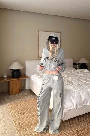 Rase le sol Cropped Hoodie and Pants Set