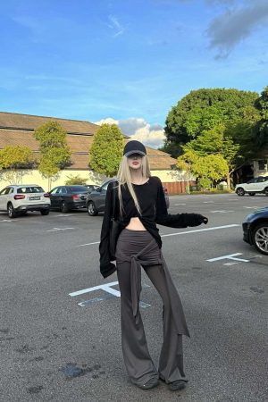 Rase le sol Cross Pendant Base Layer Tee