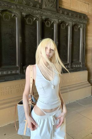 Rase le sol Cross-Print Twisted Back Tank Top