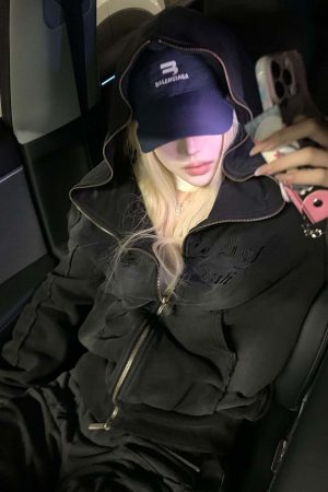 Rase le sol Distressed Gothic Zip Hoodie