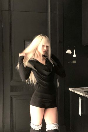 Rase le sol Draped Neck Slim-Fit Long Sleeve T-Shirt