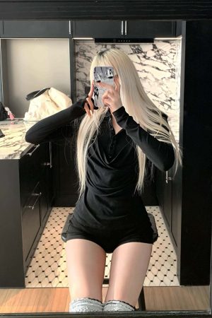 Rase le sol Draped Neck Slim-Fit Long Sleeve T-Shirt