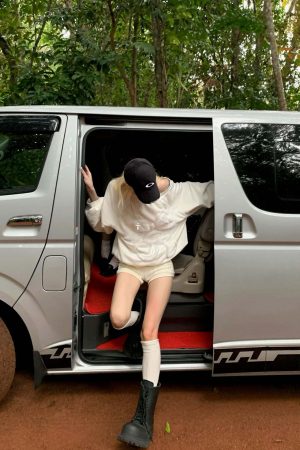 Rase le sol Embroidered Bow Off-Shoulder Sweatshirt