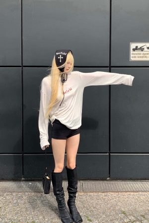 Rase Le Sol Embroidered Lettering Long Sleeve T-Shirt