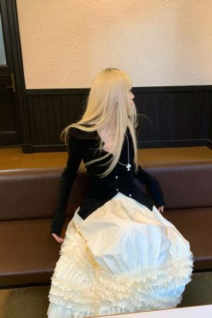 Rase le Sol Fitted Black Knit Cardigan