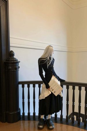 Rase le Sol Fitted Black Knit Cardigan