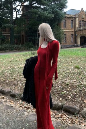 Rase le sol Fitted Knit Dress with Scarf