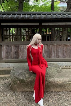 Rase le sol Fitted Knit Dress with Scarf