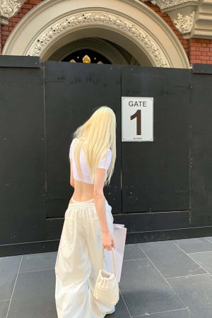 Rase le sol Gothic Print Cropped White Tee