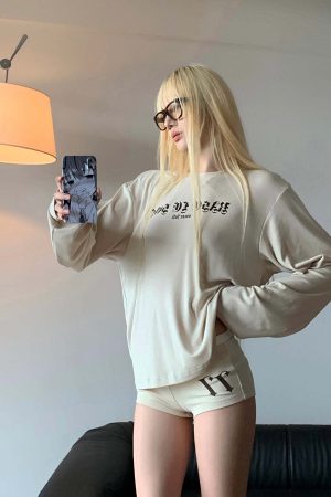 Rase le sol Gothic Print Long Sleeve and Stretch Lounge Shorts Set