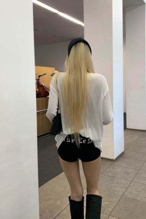 Rase le sol Knitted Shorts with Matching Headscarf