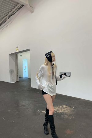 Rase le sol Knitted Shorts with Matching Headscarf