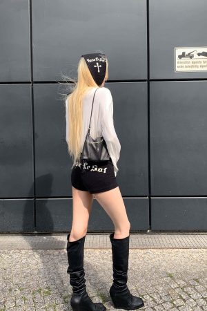 Rase le sol Knitted Shorts with Matching Headscarf