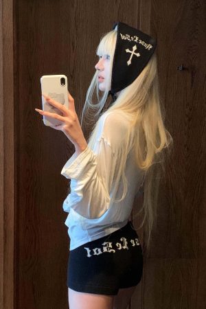 Rase le sol Knitted Shorts with Matching Headscarf