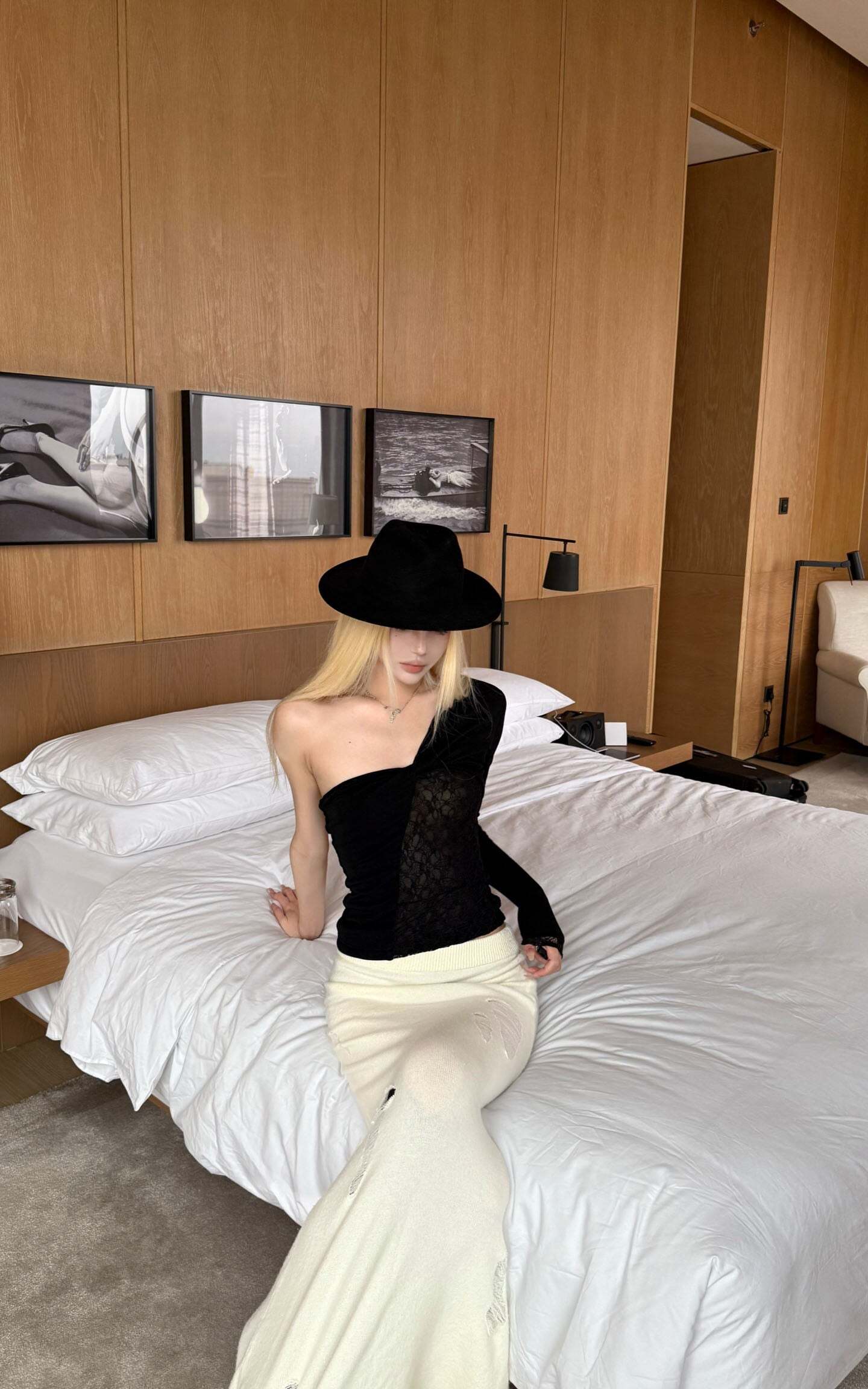 Rase le sol Lace and Mesh Panel Off-Shoulder Top Rase le sol Lace and Mesh Panel Off-Shoulder Top