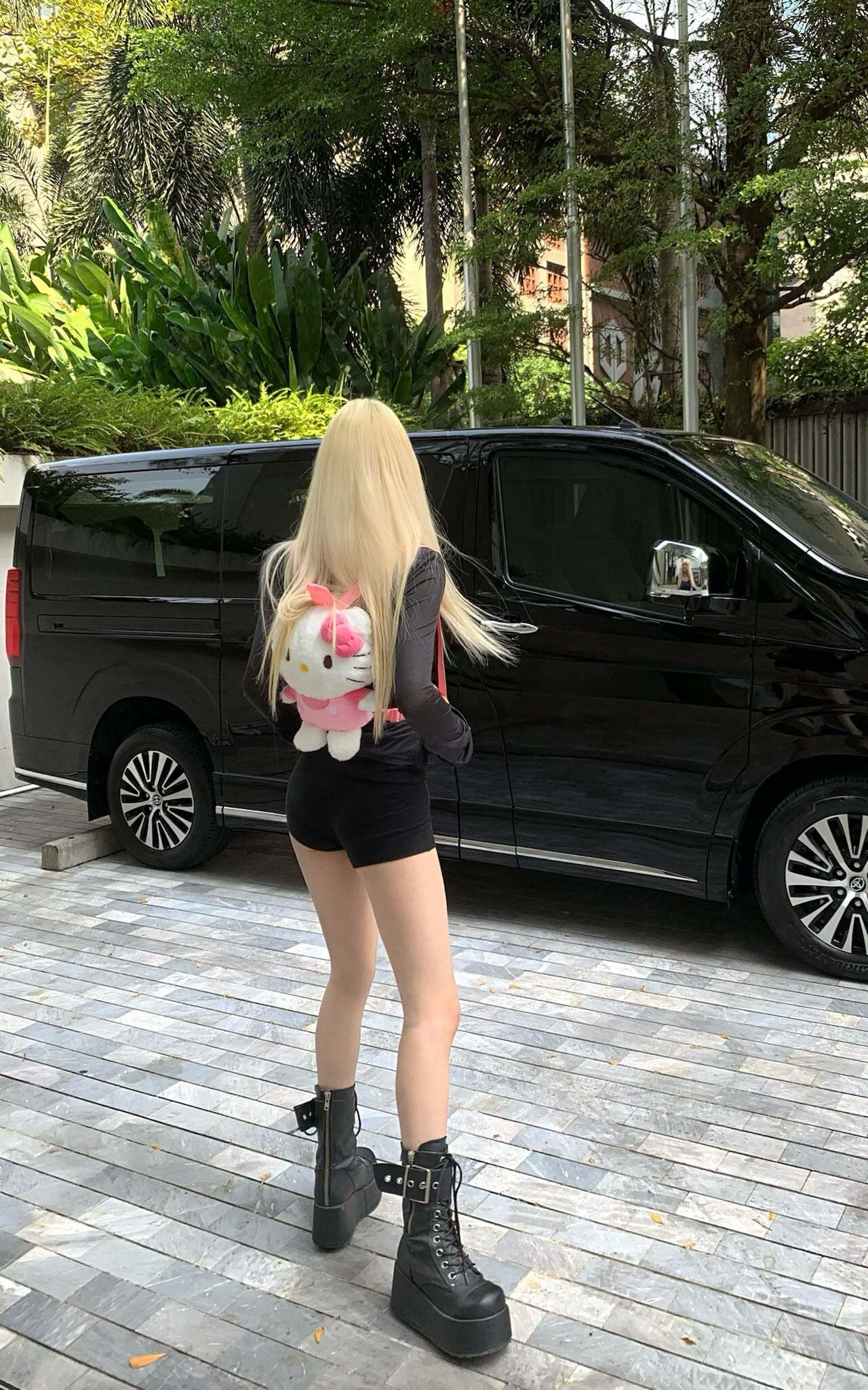 Rase Le Sol Lace Detail Hoodie & Shorts Set Rase Le Sol Lace Detail Hoodie & Shorts Set