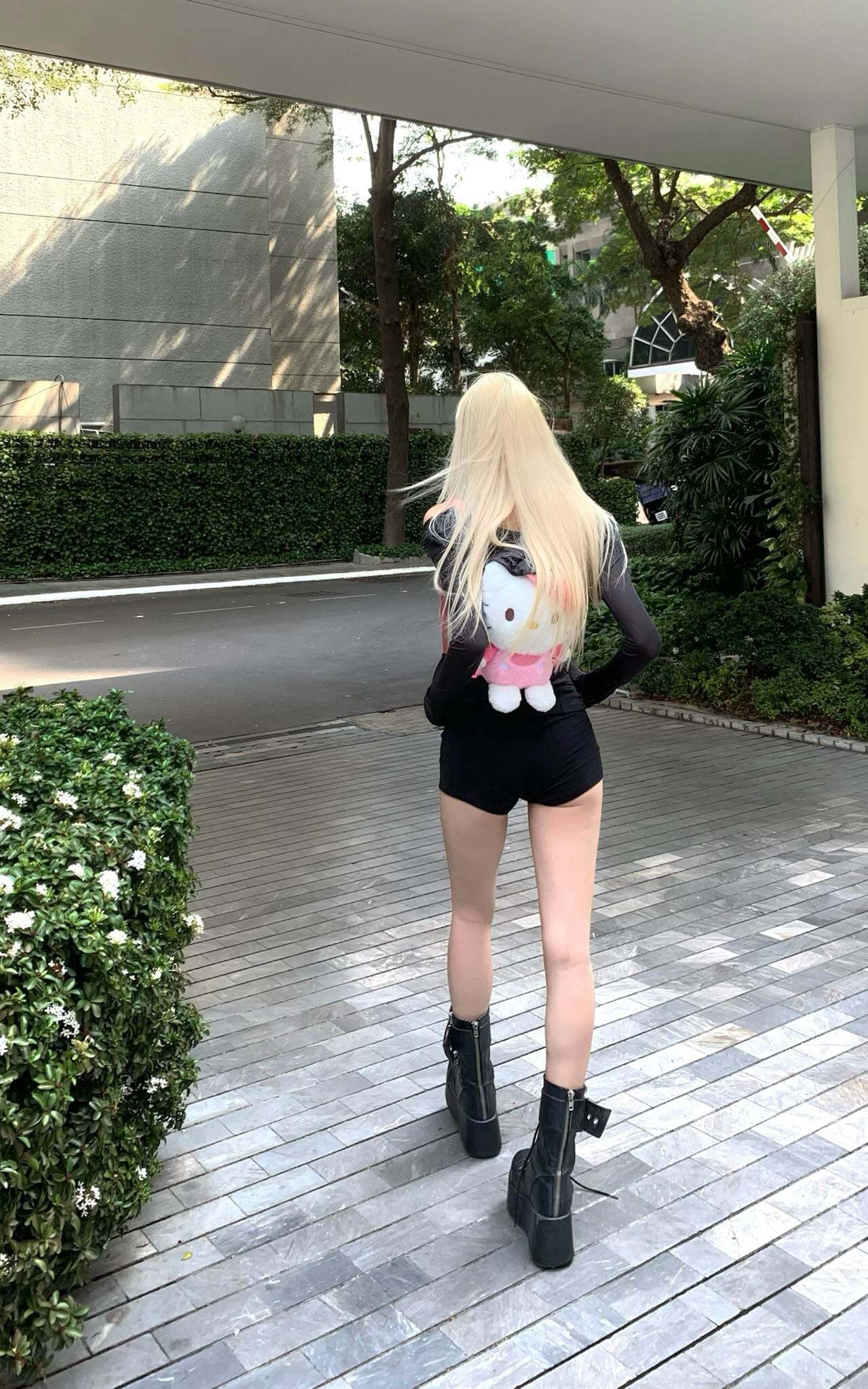 Rase Le Sol Lace Detail Hoodie & Shorts Set Rase Le Sol Lace Detail Hoodie & Shorts Set