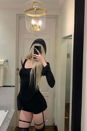 Rase Le Sol Lace Detail Hoodie & Shorts Set