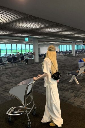 Rase le sol Lace-Inspired Graphic Oversized Tee