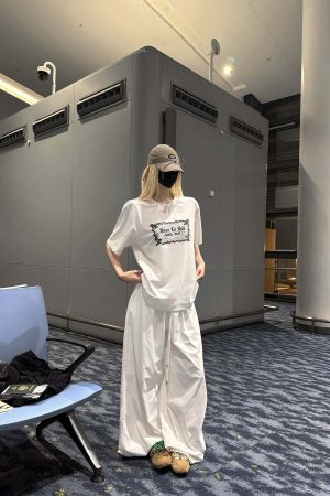 Rase le sol Lace-Inspired Graphic Oversized Tee