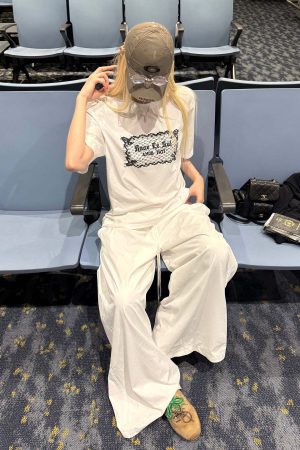 Rase le sol Lace-Inspired Graphic Oversized Tee