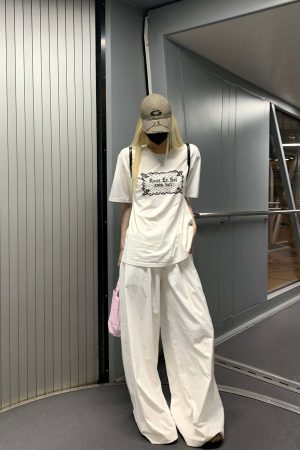 Rase le sol Lace-Inspired Graphic Oversized Tee