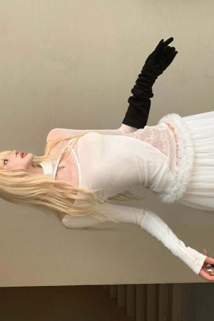 Rase le sol Lace & Mesh Paneled Fitted Top