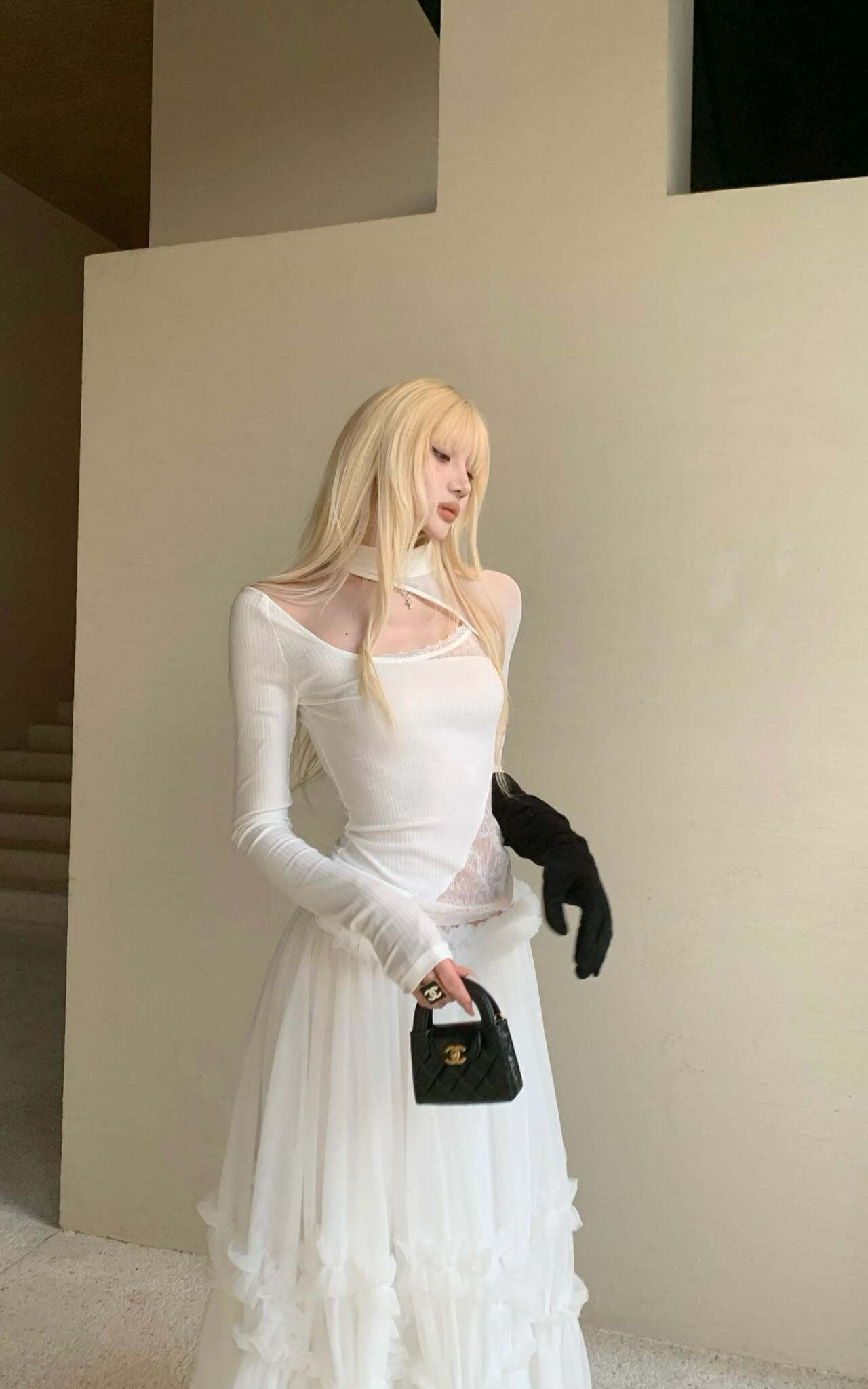 Rase le sol Lace & Mesh Paneled Fitted Top Rase le sol Lace & Mesh Paneled Fitted Top