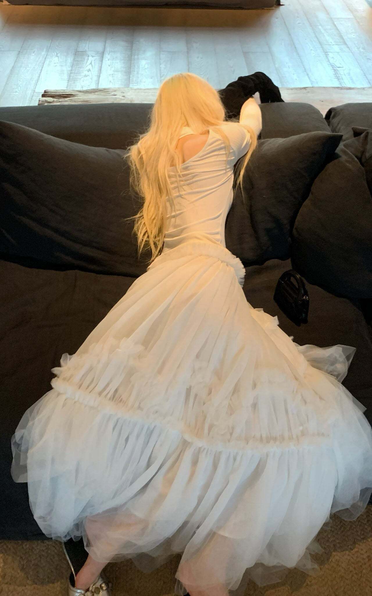 Rase le sol Lace & Mesh Paneled Fitted Top Rase le sol Lace & Mesh Paneled Fitted Top