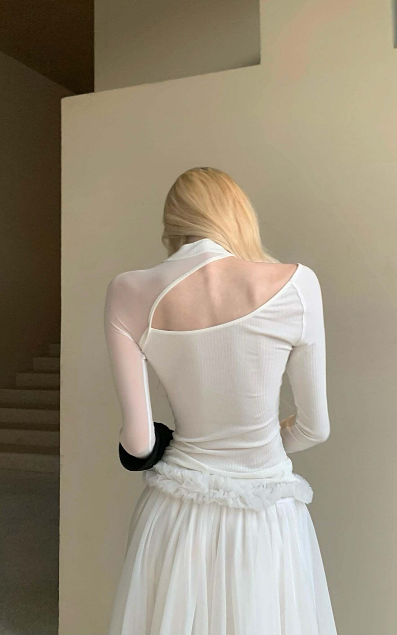 Rase le sol Lace & Mesh Paneled Fitted Top Rase le sol Lace & Mesh Paneled Fitted Top