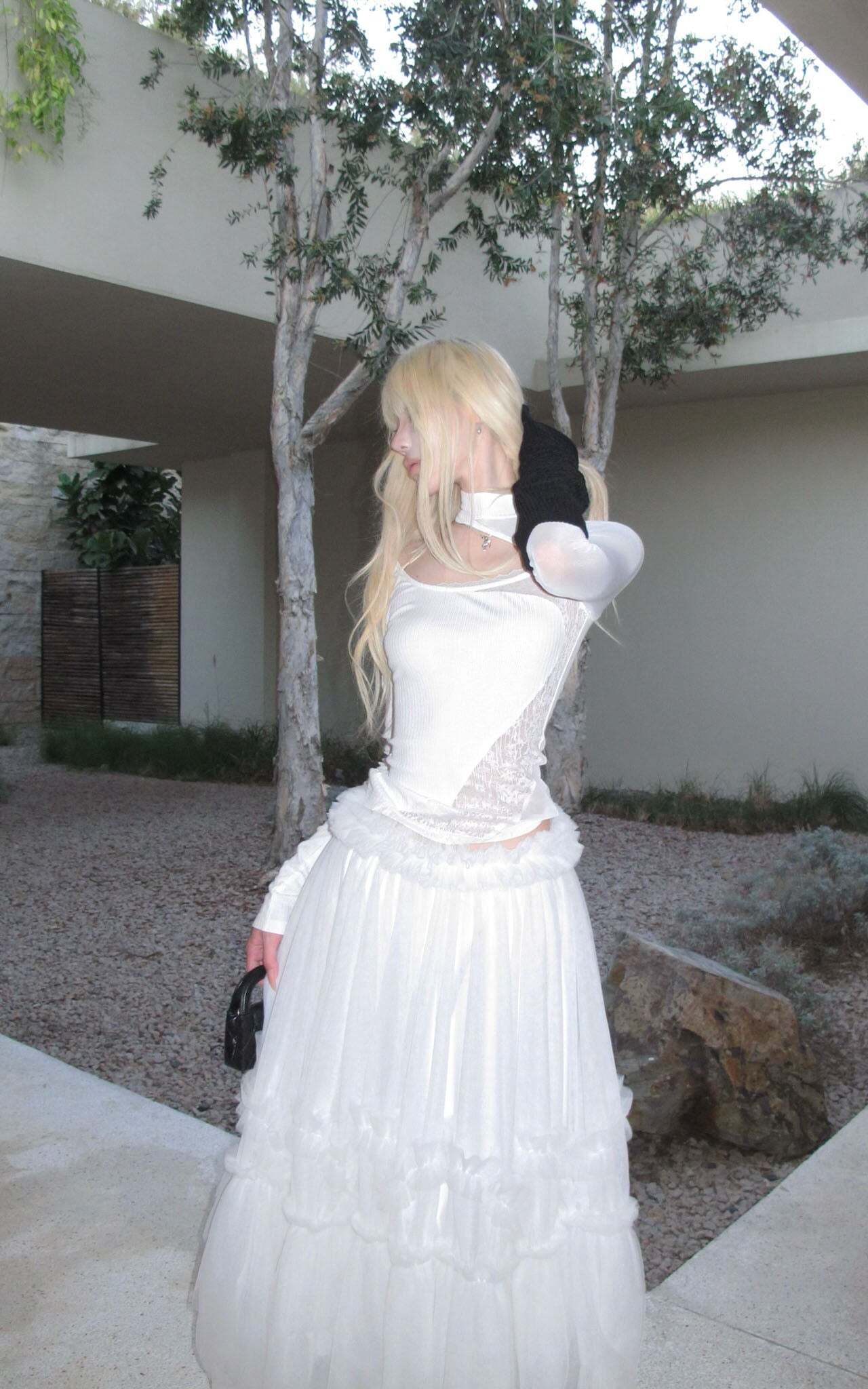 Rase le sol Lace & Mesh Paneled Fitted Top Rase le sol Lace & Mesh Paneled Fitted Top