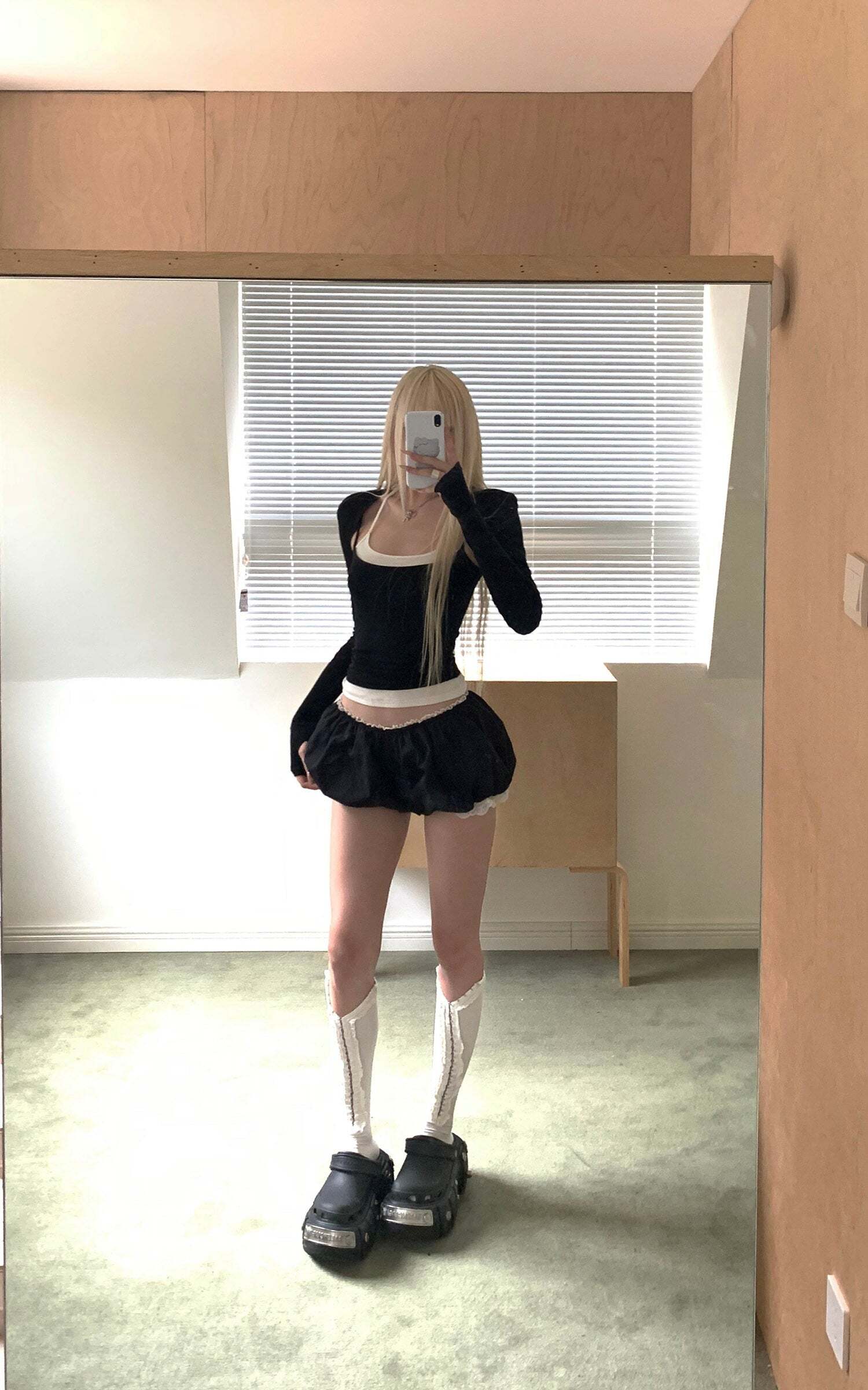 Rase le sol Lace-Trimmed Bubble Shorts Rase le sol Lace-Trimmed Bubble Shorts