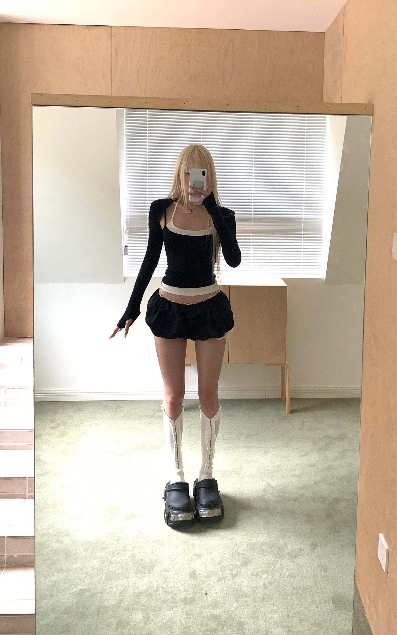 Rase le sol Lace-Trimmed Bubble Shorts Rase le sol Lace-Trimmed Bubble Shorts