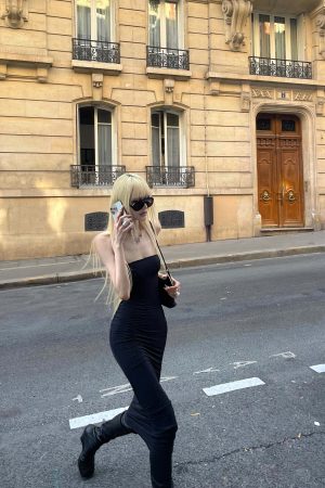 Rase le sol Minimalist Strapless Maxi Dress with Sculpted Elastic Contour