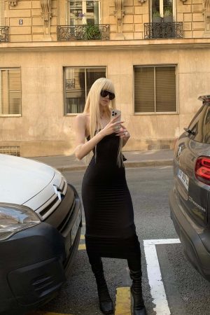 Rase le sol Minimalist Strapless Maxi Dress with Sculpted Elastic Contour