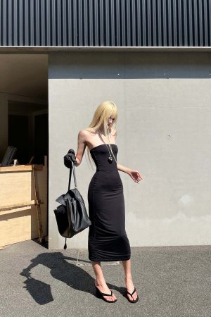 Rase le sol Minimalist Strapless Maxi Dress with Sculpted Elastic Contour