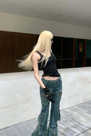 Rase le sol Multi-Pocket Distressed Flared Jeans