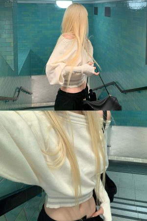 Rase le sol Off-Shoulder Knit Cropped Sweater