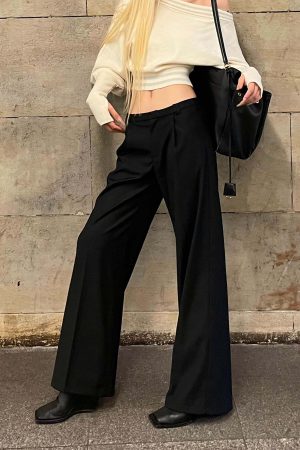 Rase le sol Off-Shoulder Knit Cropped Sweater