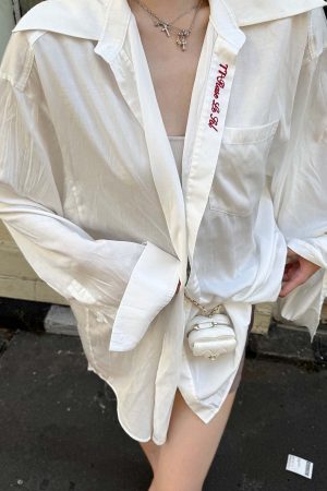 Rase le sol Oversized Embroidered Shirt with Dropped Shoulders and Extended Cuffs
