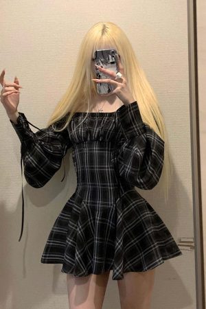 Rase le sol Plaid Corset Dress with Puff Sleeves and Cinched Waist