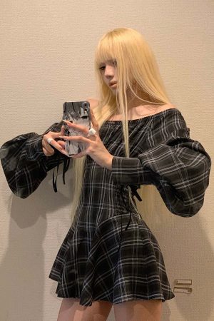 Rase le sol Plaid Corset Dress with Puff Sleeves and Cinched Waist