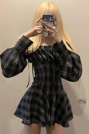 Rase le sol Plaid Corset Dress with Puff Sleeves and Cinched Waist