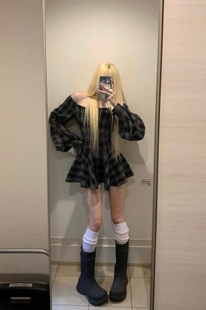 Rase le sol Plaid Corset Dress with Puff Sleeves and Cinched Waist