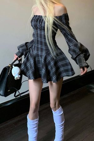 Rase le sol Plaid Corset Dress with Puff Sleeves and Cinched Waist