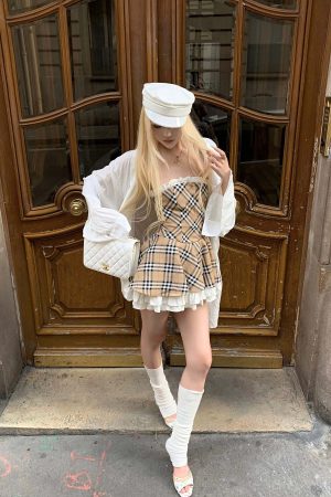 Rase le sol Plaid Flared Dress with Layered Lace Hem