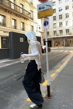 Rase le sol Printed Fitted Hoodie with Slit Hem