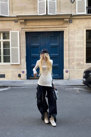 Rase le sol Printed Fitted Hoodie with Slit Hem