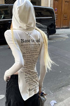 Rase le sol Printed Fitted Hoodie with Slit Hem